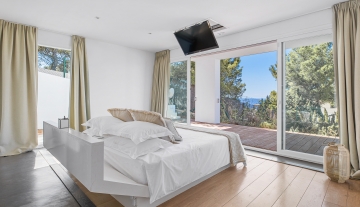 Resa Estates villa te koop sale Ibiza tourist license vergunning modern bedroom 5.jpg